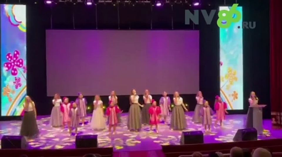 Трогательный концерт к Дню Матери прошел в ДК Октябрь