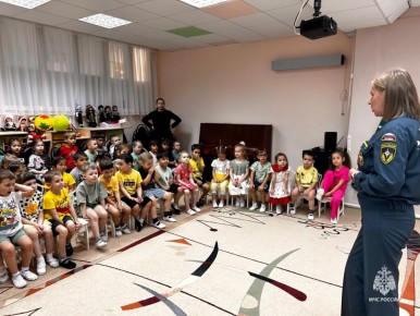 Осторожно, тонкий лед! Огнеборцы Лангепаса учат дошкольников правилам безопасности