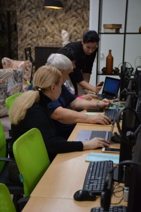 Жители Нижневартовска могут бесплатно пройти обучение цифровой грамотности, которое организовано по национальному проекту «Экономика данных» (ранее НП «Цифровая экономика»)