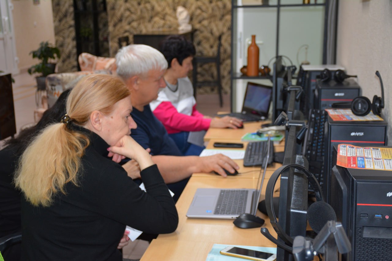 Жители Нижневартовска могут бесплатно пройти обучение цифровой грамотности, которое организовано по национальному проекту «Экономика данных» (ранее НП «Цифровая экономика») Жители Нижневартовска могут бесплатно пройти обучение цифровой грамотности, которое организовано по национальному проекту «Экономика данных» (ранее НП «Цифровая экономика»)