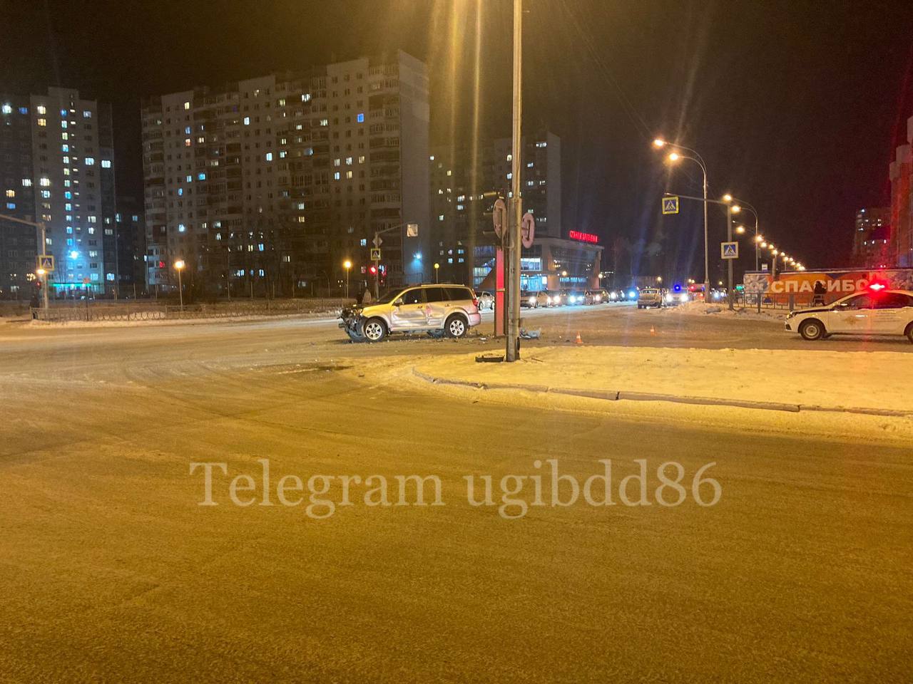 ДТП на перекрестке: есть пострадавшие ДТП на перекрестке: есть пострадавшие