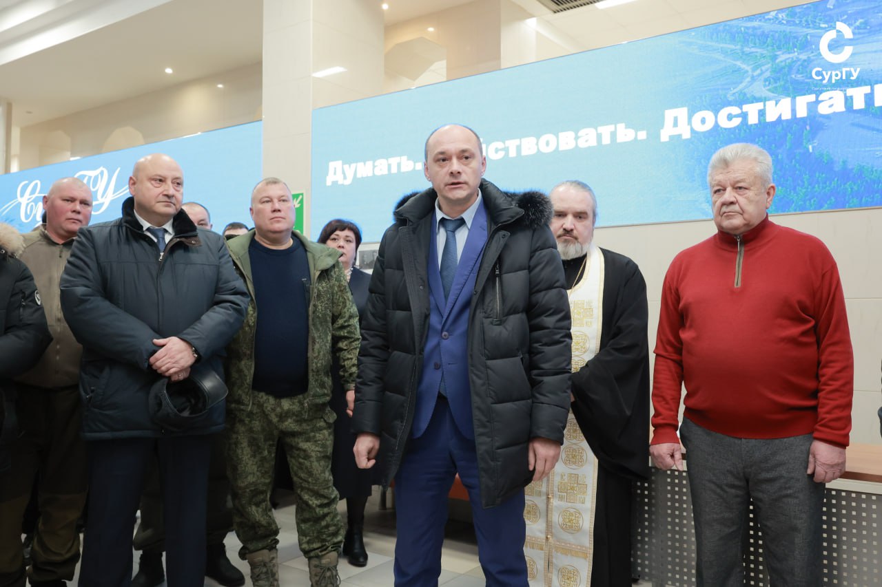 Очередной конвой в зону специальной военной операции отправили из Сургута Очередной конвой в зону специальной военной операции отправили из Сургута