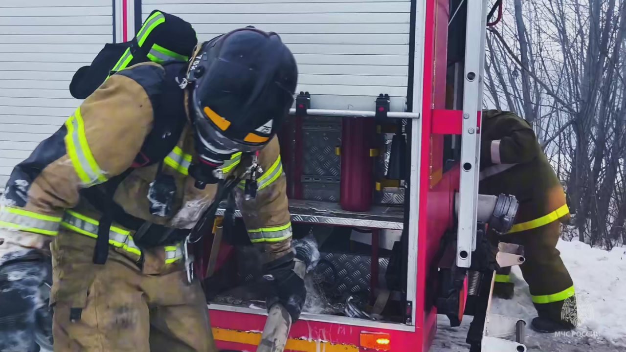 Огнеборцы Ханты-Мансийска ликвидировали возгорание в жилом доме