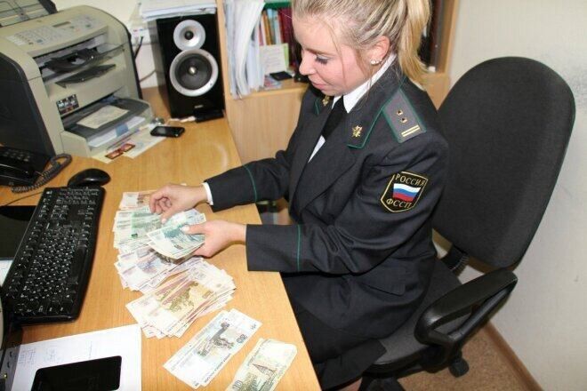 Сохранение прожиточного минимума: как защитить свои деньги от взыскания?