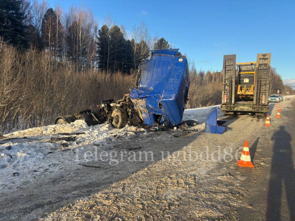 Сегодня, около 09:25 на 720 км автодороги «Тюмень-Ханты-Мансийск» в Нефтеюганском районе, 43-летний водитель «Маз», по предварительным данным, не справился с управлением, допустил занос, с последующим выездом на полосу...