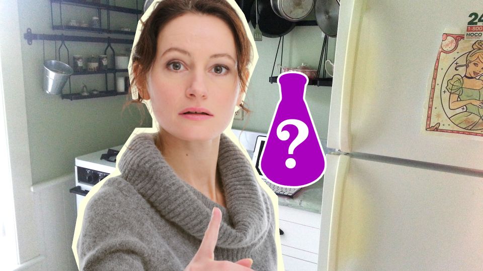 Пластик в холодильнике снова станет белоснежным: от желтизны спасет этот раствор