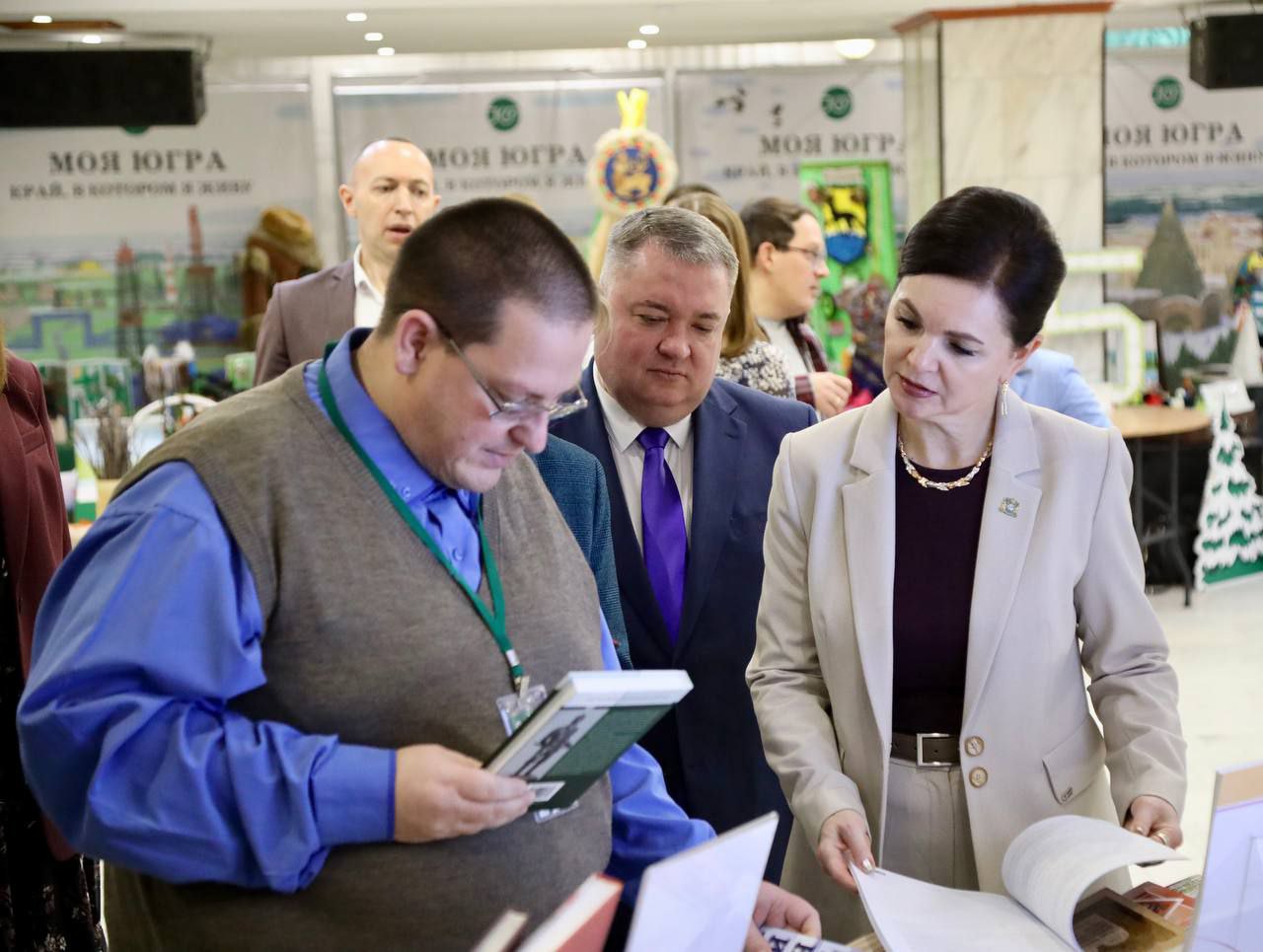 Дмитрий Кощенко: В Нижневартовске при поддержке Правительства автономного округа открылся форум инновационных образовательных практик «Край родной – моя Югра» Дмитрий Кощенко: В Нижневартовске при поддержке Правительства автономного округа открылся форум инновационных образовательных практик «Край родной – моя Югра»