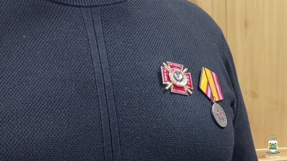 В Нефтеюганске полицейские вручили российский паспорт участнику специальной военной операции В ОМВД России по г. Нефтеюганску состоялась торжественная церемония принятия Присяги и выдачи паспорта гражданина Российской...