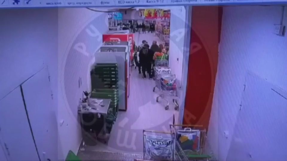 Суд вынес приговор молодому человеку, который у «Магнита» зарезал 22-летнего курьера Шухрата