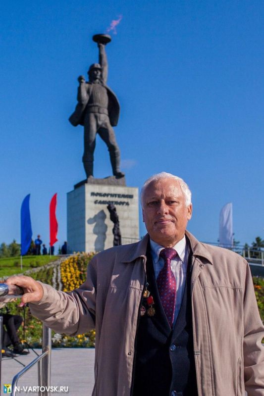 Дмитрий Кощенко: Легендарному буровому мастеру, нашему земляку Фёдору Степановичу Метрусенко присвоено звание: «Почётный гражданин Ханты-Мансийского автономного округа — Югры»! Предложение Губернатора региона Руслана...