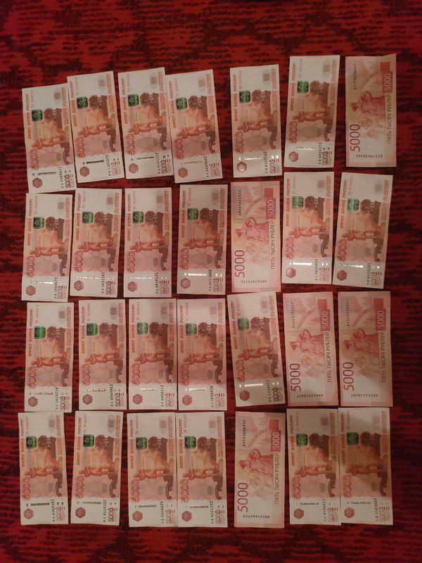 Благодаря бдительности пенсионерки из Югры полицейские задержали курьера аферистов