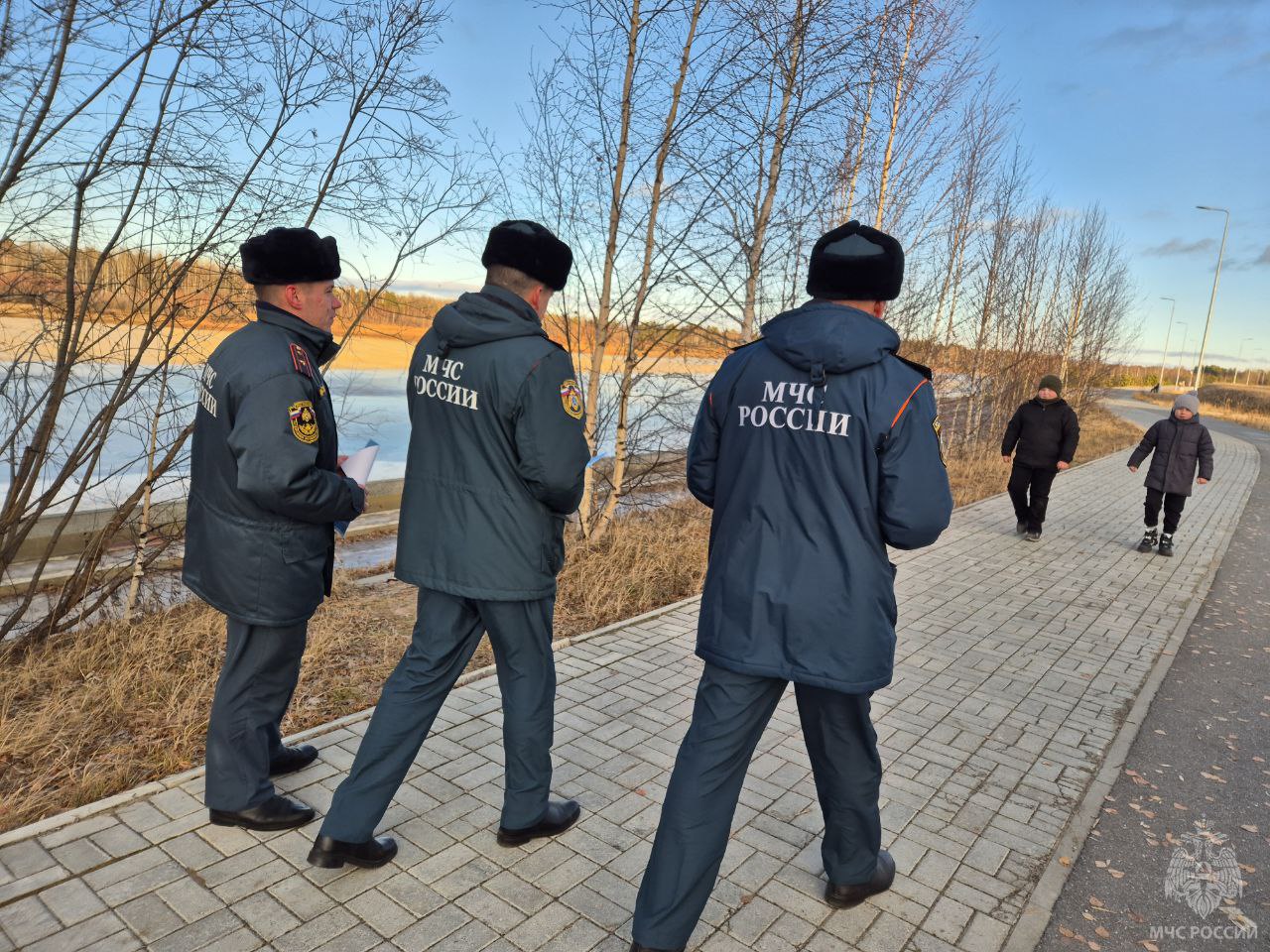Для бесед с детьми у водоёмов сотрудники МЧС Югры привлекли спасателя Топтыгина Для бесед с детьми у водоёмов сотрудники МЧС Югры привлекли спасателя Топтыгина