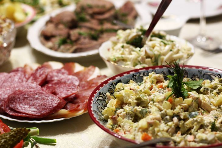 Рецепт рулетиков из ветчины с сыром, которые были на каждом столе в СССР: любимая закуска