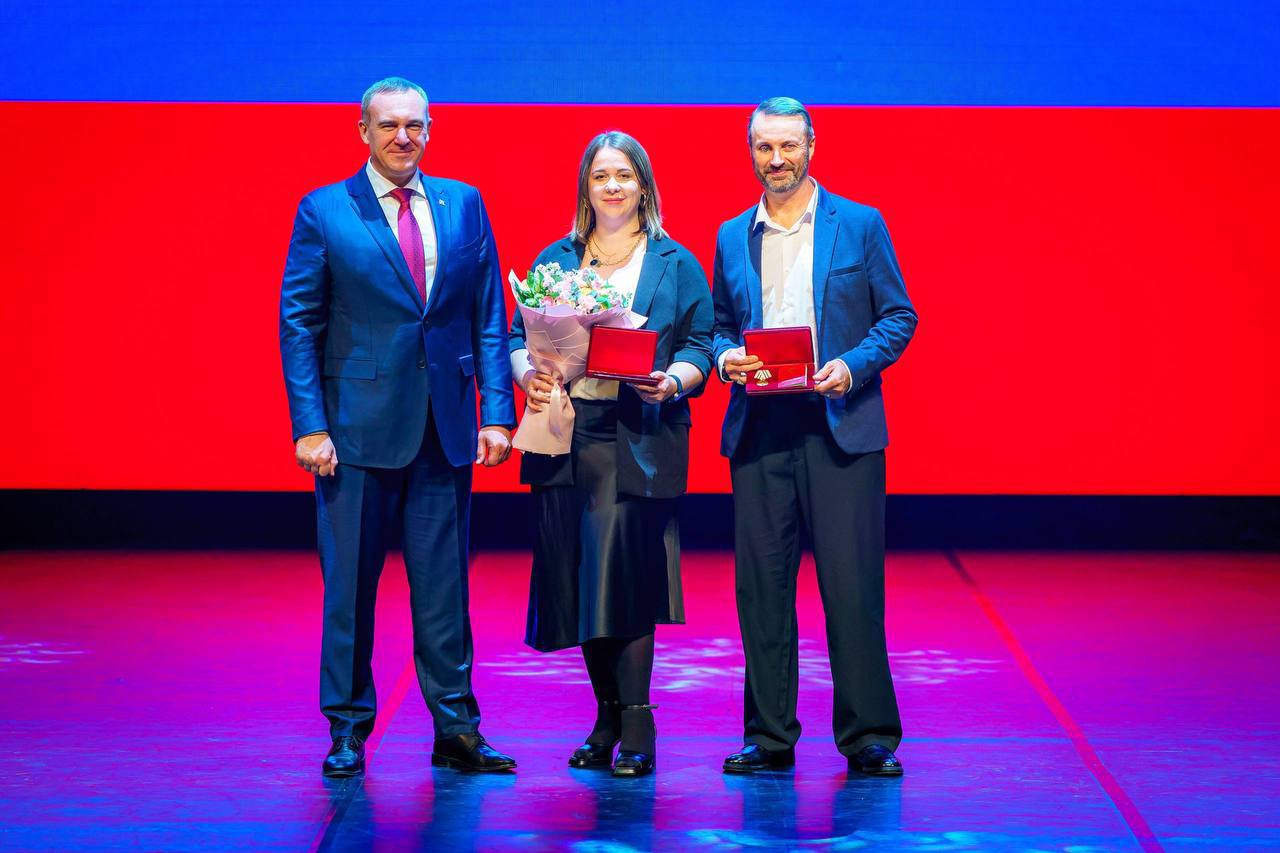 ГОРДИМСЯ!. Нижневартовские семьи получили награды от губернатора Югры! В преддверии Дня матери губернатор Югры Руслан Кухарук вручил государственные и региональные награды многодетным родителям ГОРДИМСЯ!. Нижневартовские семьи получили награды от губернатора Югры! В преддверии Дня матери губернатор Югры Руслан Кухарук вручил государственные и региональные награды многодетным родителям