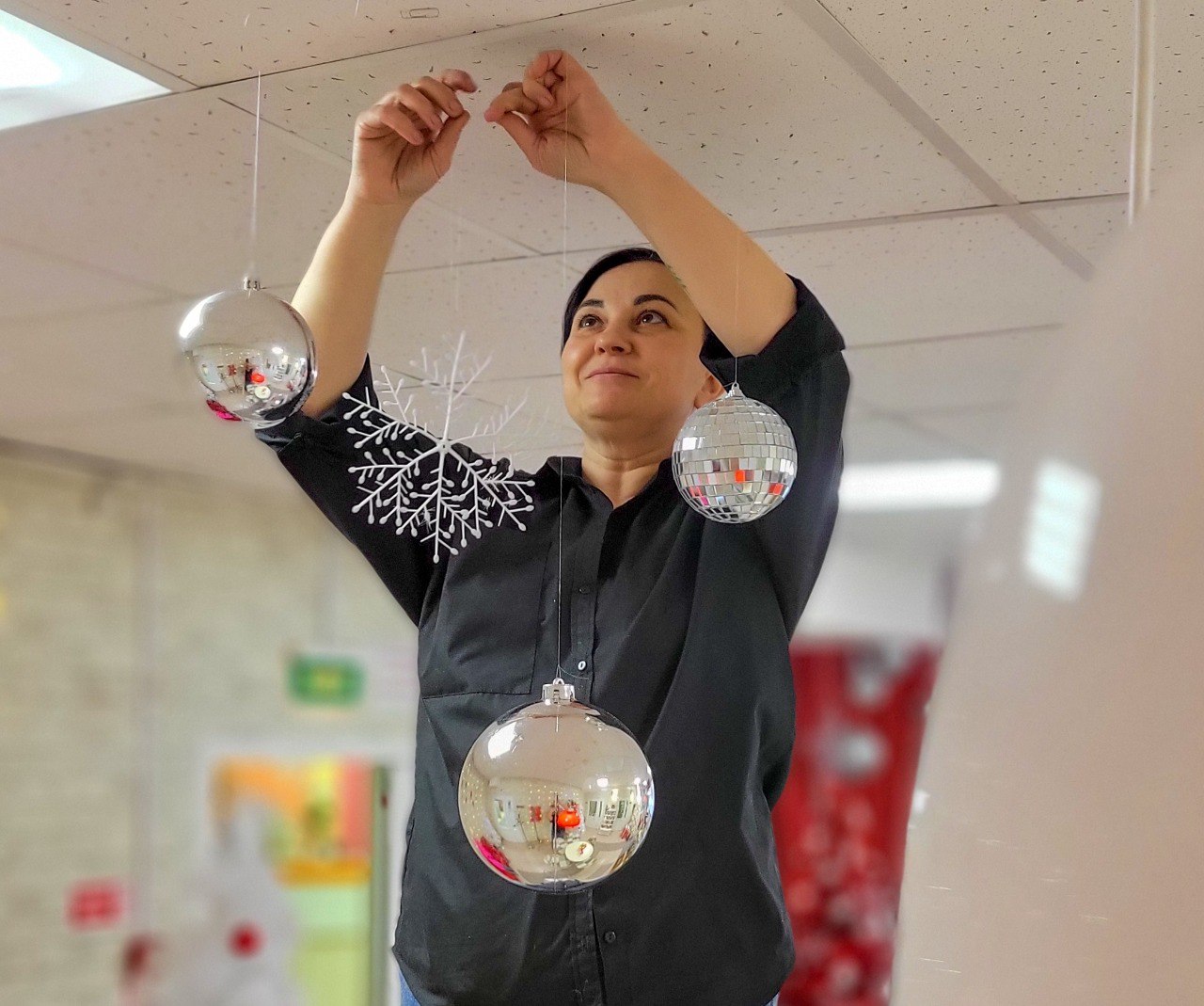 Атмосфера волшебства. Центральная библиотека уже в ноябре примеряет новогодний наряд и готовится встречать главный праздник года Атмосфера волшебства. Центральная библиотека уже в ноябре примеряет новогодний наряд и готовится встречать главный праздник года