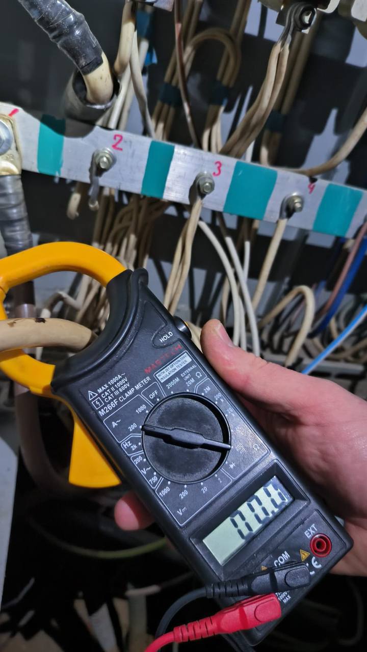 По состоянию на 13 часов 29 ноября в МБУ ДК «Октябрь» начались восстановительные работы организацией, обслуживающей по договору электрохозяйство учреждения По состоянию на 13 часов 29 ноября в МБУ ДК «Октябрь» начались восстановительные работы организацией, обслуживающей по договору электрохозяйство учреждения