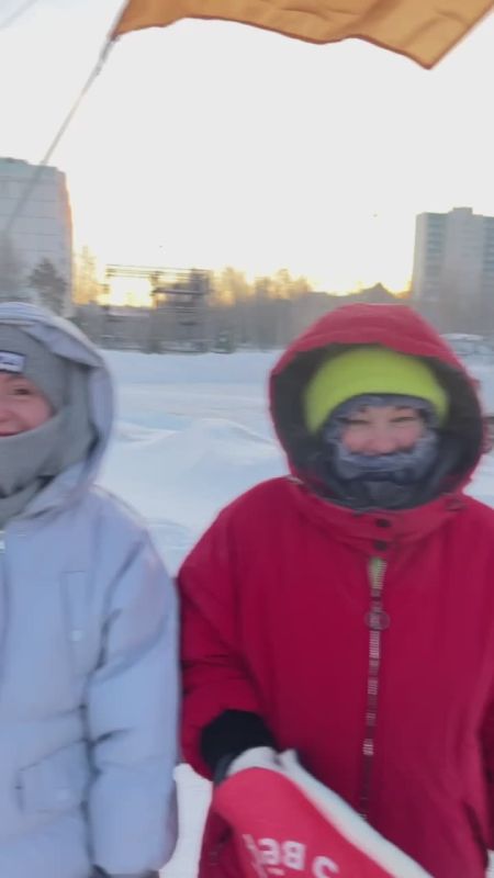 Мороз? Не помеха! Привет от самых стойких бегунов города!