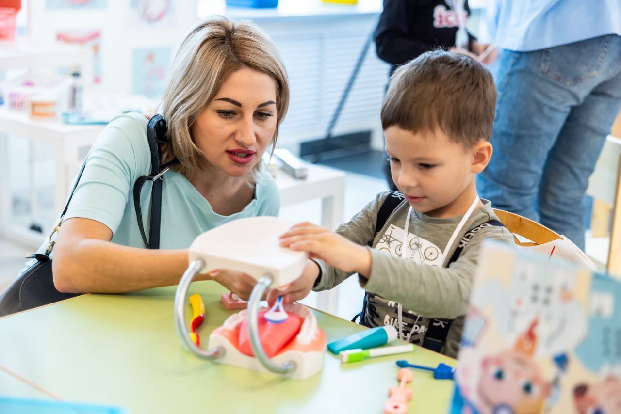 Максим Ряшин: Дорогие мамы, поздравляю вас с самым прекрасным и тёплым праздником – Днём матери Максим Ряшин: Дорогие мамы, поздравляю вас с самым прекрасным и тёплым праздником – Днём матери