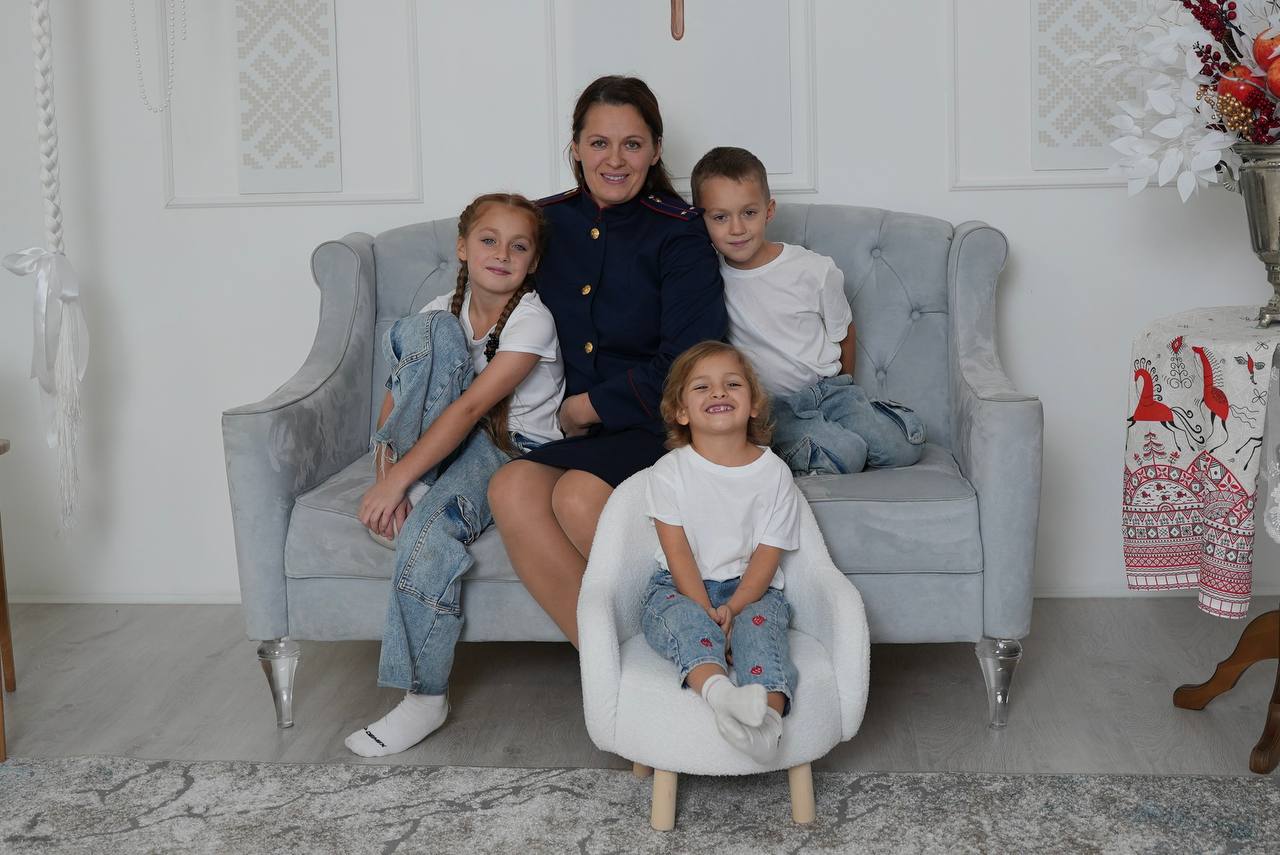 В День матери следственное управление поздравляет всех женщин, которые несут в себе силу материнства