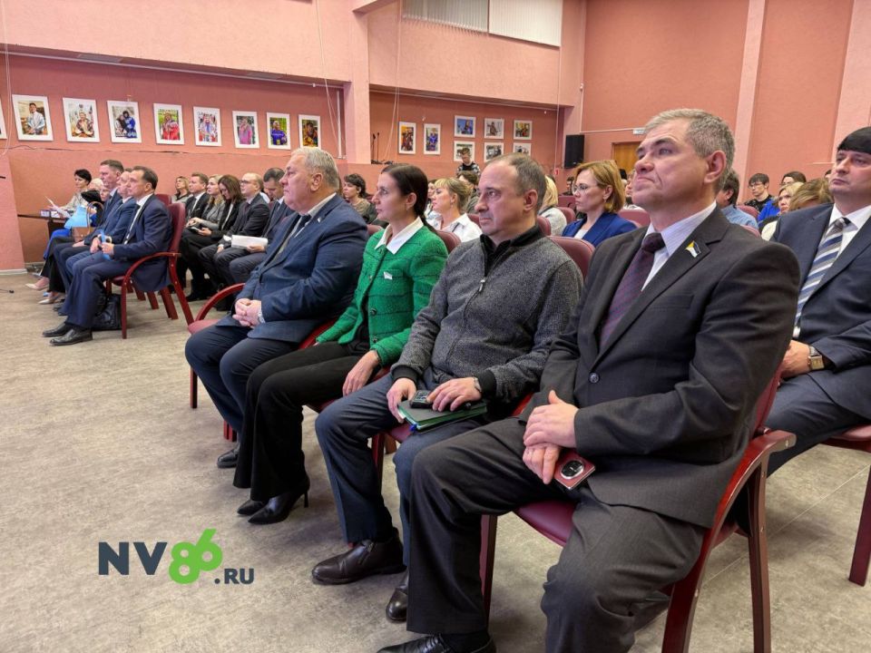 Вартовчане слушают информацию о бюджете города на ближайшие годы