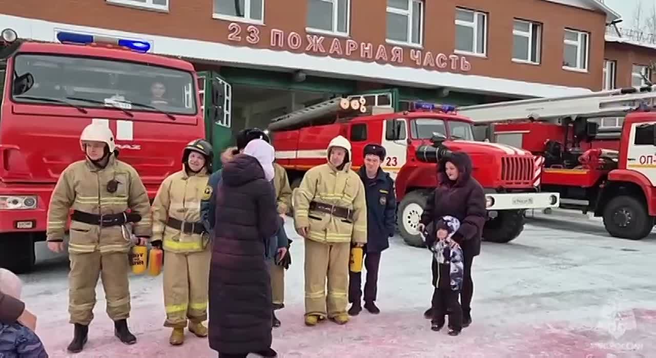 Огнеборец из Урая устроил гендер-пати прямо на работе