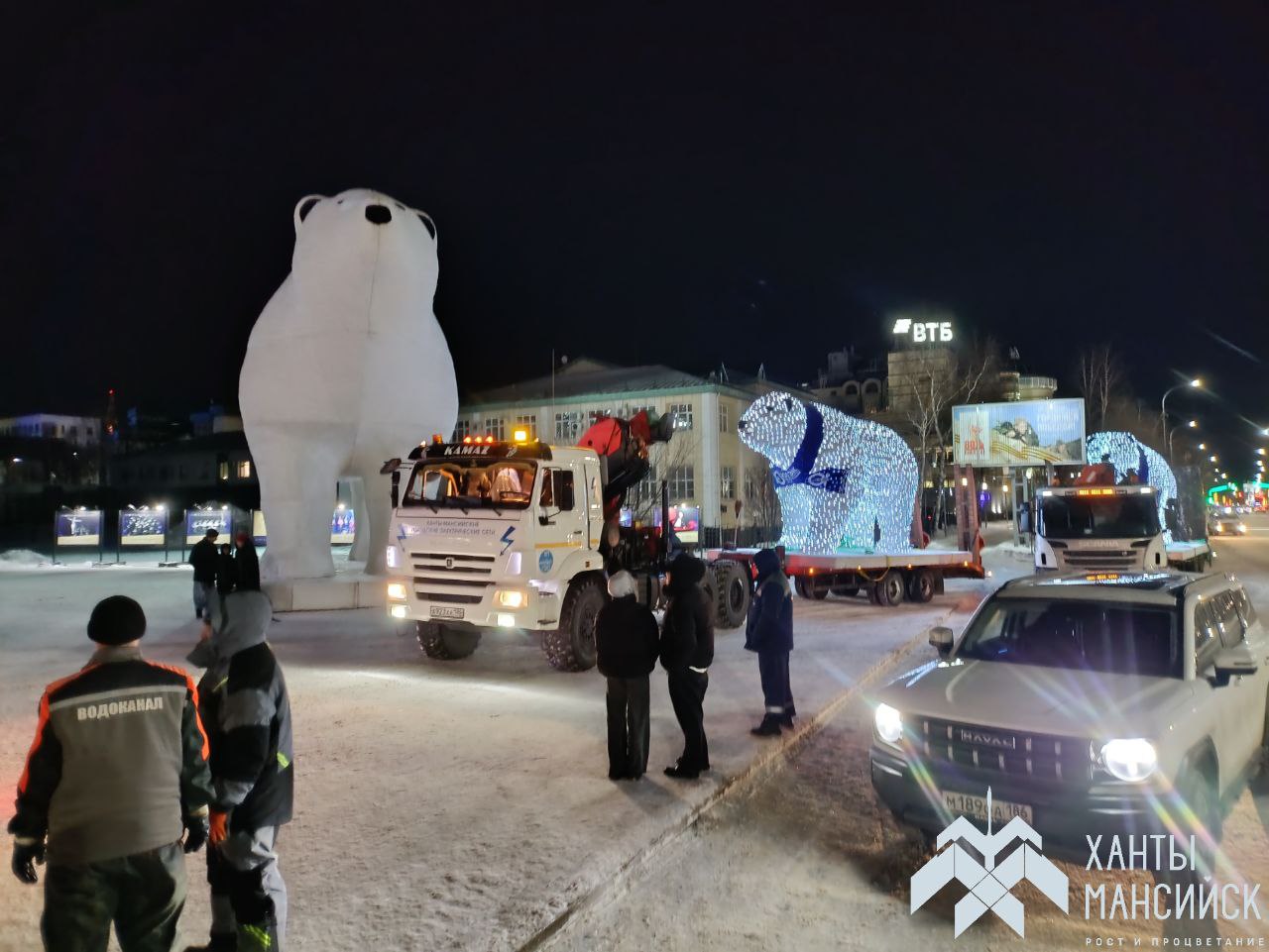 Вся семья в сборе, а это значит лишь одно — Новый Год совсем близко! Вся семья в сборе, а это значит лишь одно — Новый Год совсем близко!