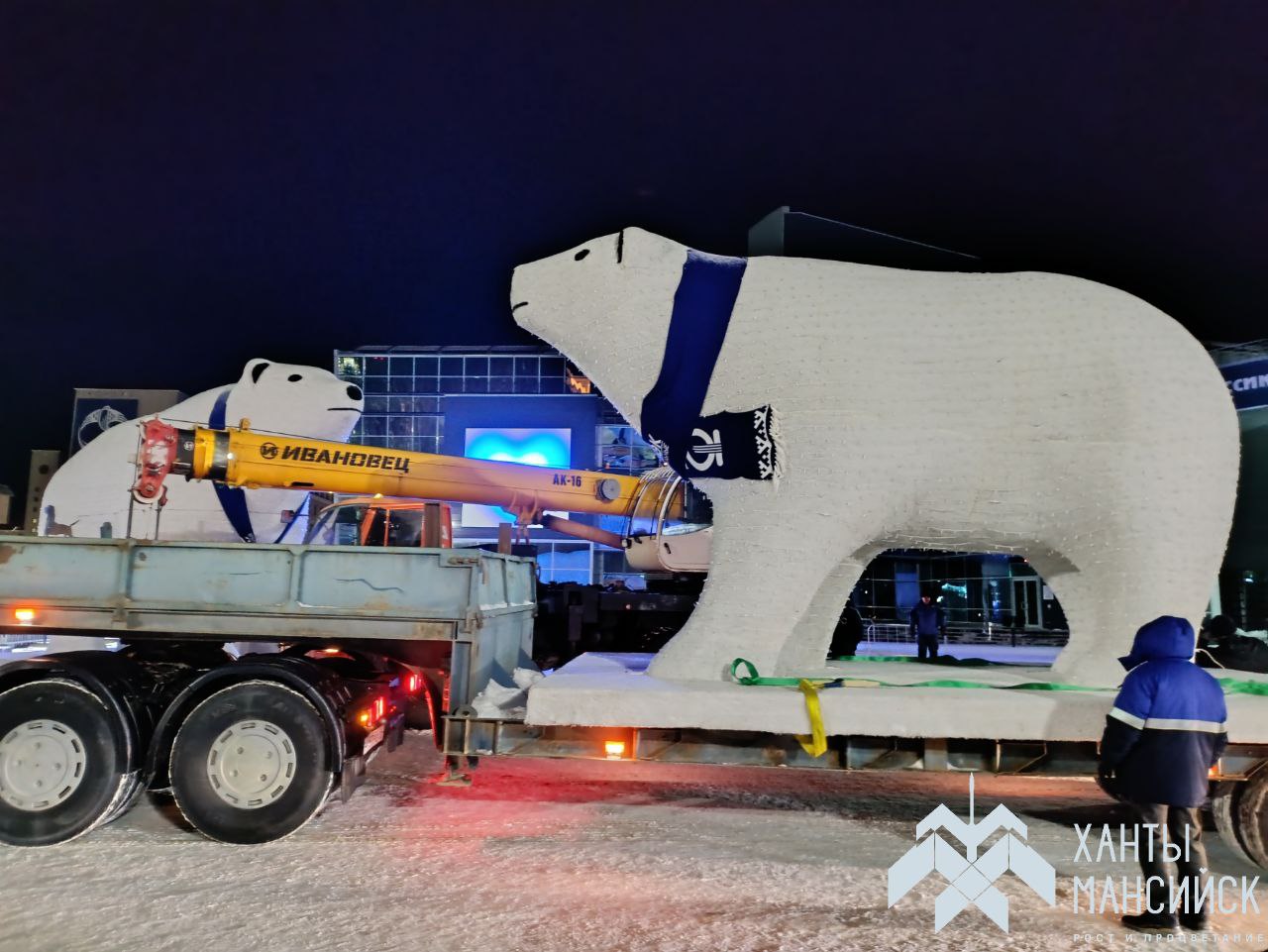 Вся семья в сборе, а это значит лишь одно — Новый Год совсем близко! Вся семья в сборе, а это значит лишь одно — Новый Год совсем близко!