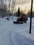 Дорожные службы города продолжают обеспечивать зимнее содержание улично-дорожной сети, тротуаров, остановочных павильонов, а также общественных пространств, включая городской парк, скверы и дворовые территории