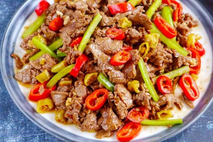 Откройте для себя яркие вкусы Хунани: говядина в остром соусе