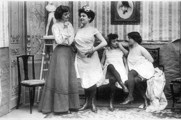 Как большевики изменили судьбу публичных домов в России