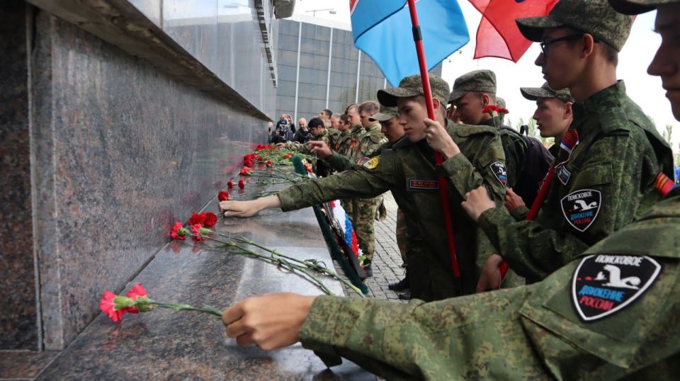 3 декабря - День Неизвестного Солдата 3 декабря - День Неизвестного Солдата
