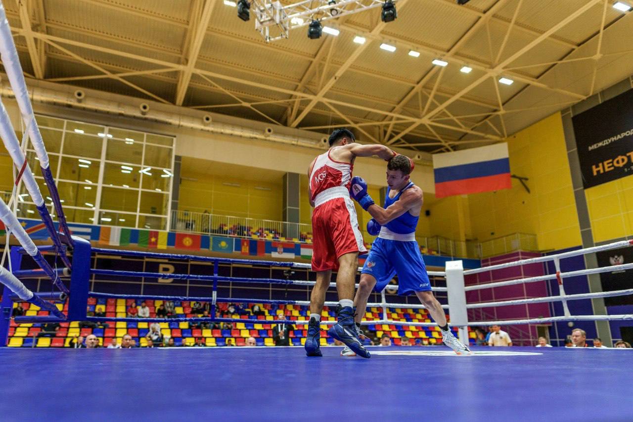 Кубок мира по боксу среди нефтяных стран стартовал в Югорске Кубок мира по боксу среди нефтяных стран стартовал в Югорске