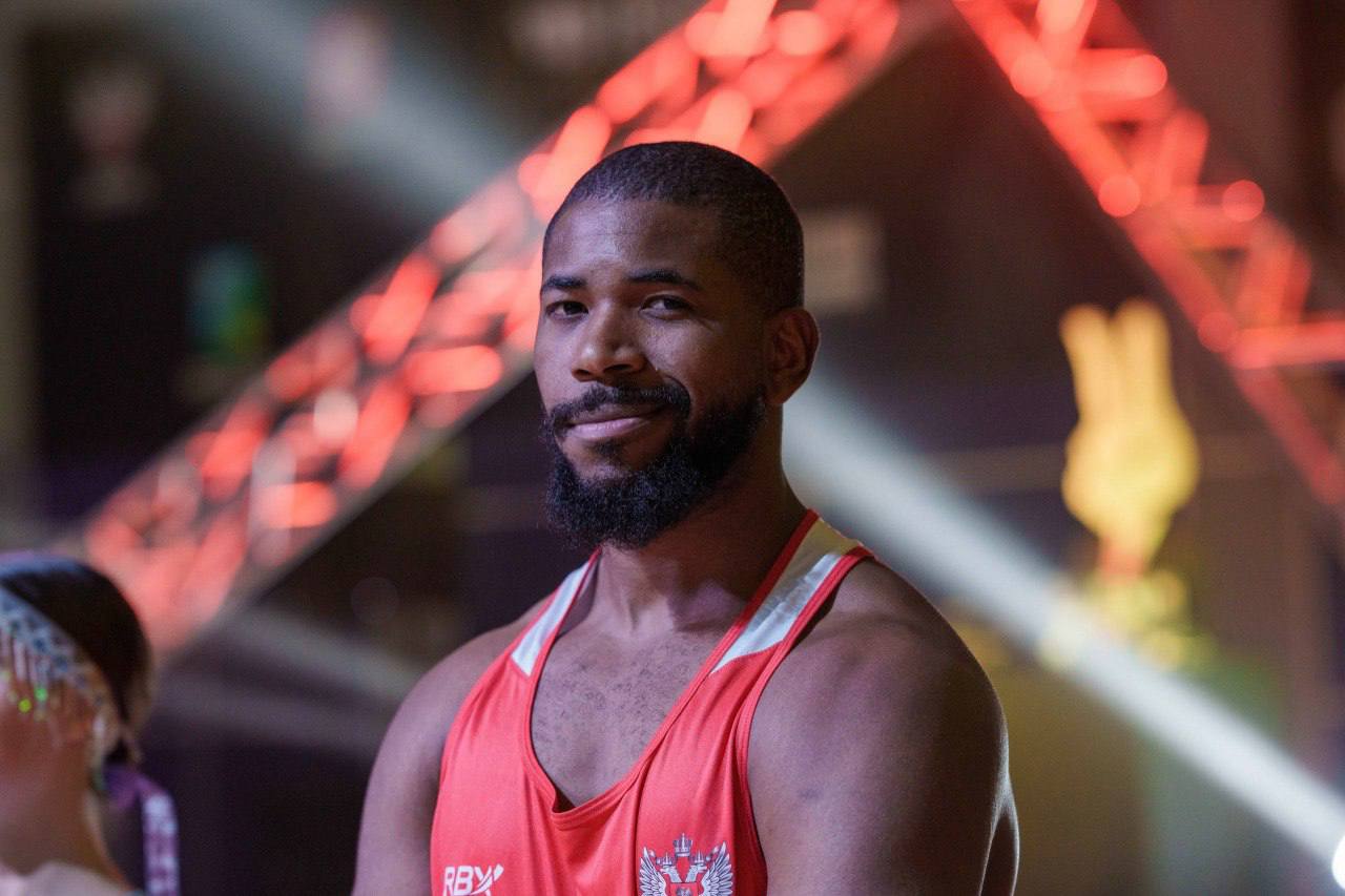 Кубок мира по боксу среди нефтяных стран стартовал в Югорске Кубок мира по боксу среди нефтяных стран стартовал в Югорске