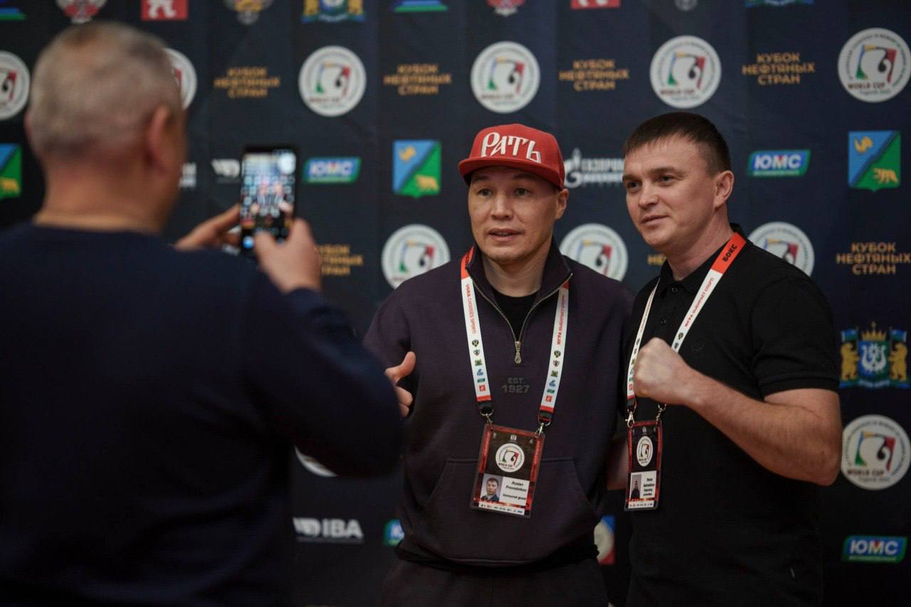 Кубок мира по боксу среди нефтяных стран стартовал в Югорске Кубок мира по боксу среди нефтяных стран стартовал в Югорске