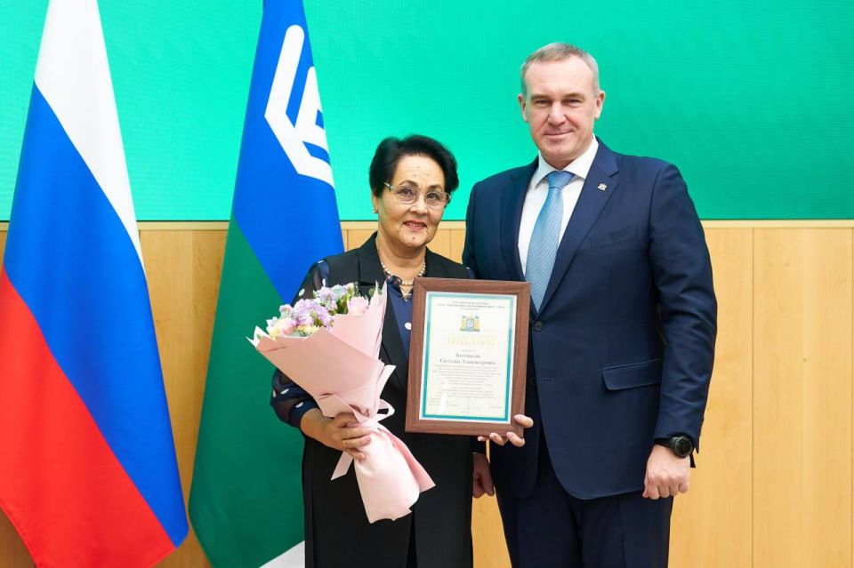 В преддверии Международного дня инвалидов губернатор Югры Руслан Кухарук наградил лауреатов премии для людей с инвалидностью – представителей творческих профессий за достижения в области культуры и искусства в 2025 году В преддверии Международного дня инвалидов губернатор Югры Руслан Кухарук наградил лауреатов премии для людей с инвалидностью – представителей творческих профессий за достижения в области культуры и искусства в 2025 году