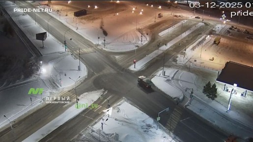 Опасные игры на дороге устроили грузовички со снегом