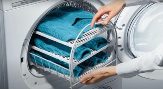 Как правильно сушить пуховик, чтобы он снова стал пушистым: хитрости и секреты