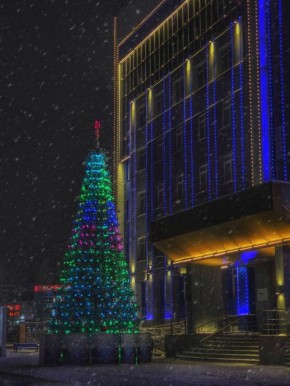 А Югра продолжает наряжаться