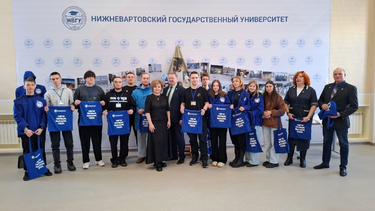 Дмитрий Кощенко: Дорогие волонтёры и добровольцы нашего города! Уважаемые нижневартовцы! От всего сердца поздравляю вас с Днём добровольца (волонтёра)! Дмитрий Кощенко: Дорогие волонтёры и добровольцы нашего города! Уважаемые нижневартовцы! От всего сердца поздравляю вас с Днём добровольца (волонтёра)!