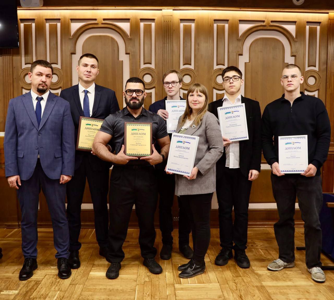 Дмитрий Кощенко: Дорогие волонтёры и добровольцы нашего города! Уважаемые нижневартовцы! От всего сердца поздравляю вас с Днём добровольца (волонтёра)! Дмитрий Кощенко: Дорогие волонтёры и добровольцы нашего города! Уважаемые нижневартовцы! От всего сердца поздравляю вас с Днём добровольца (волонтёра)!