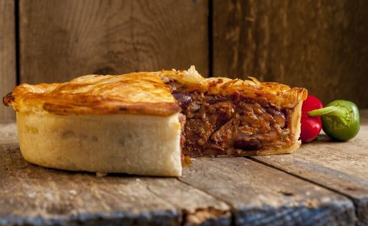 Английский пирог с говядиной и лисичками: уютные традиции на вашей кухне