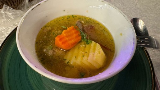 Таджикская кухня: Плов как искусство гостеприимства и душевного тепла