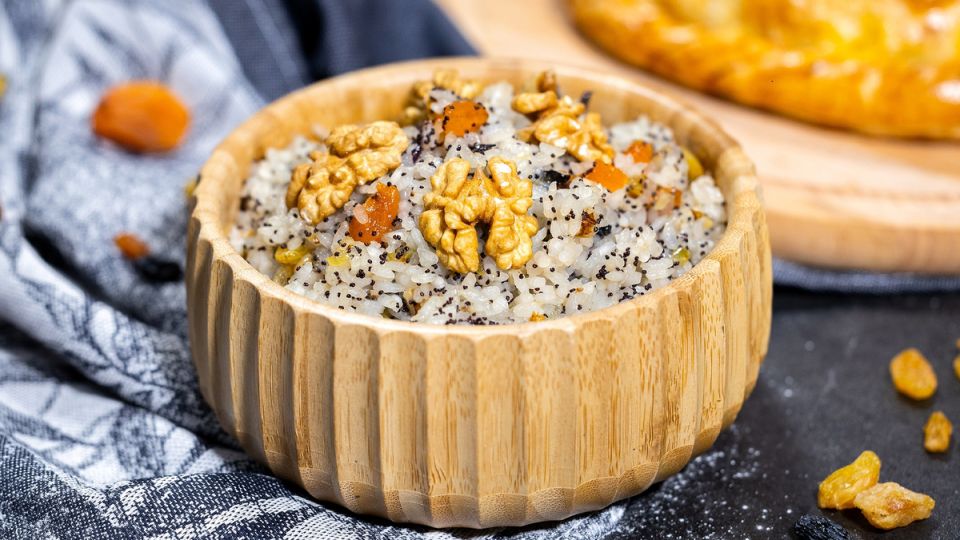 Вкусная традиция Рождества: как приготовить кутью с орехами и сухофруктами