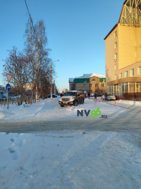 Чтобы так припарковаться, нужно иметь очень высокую самооценку