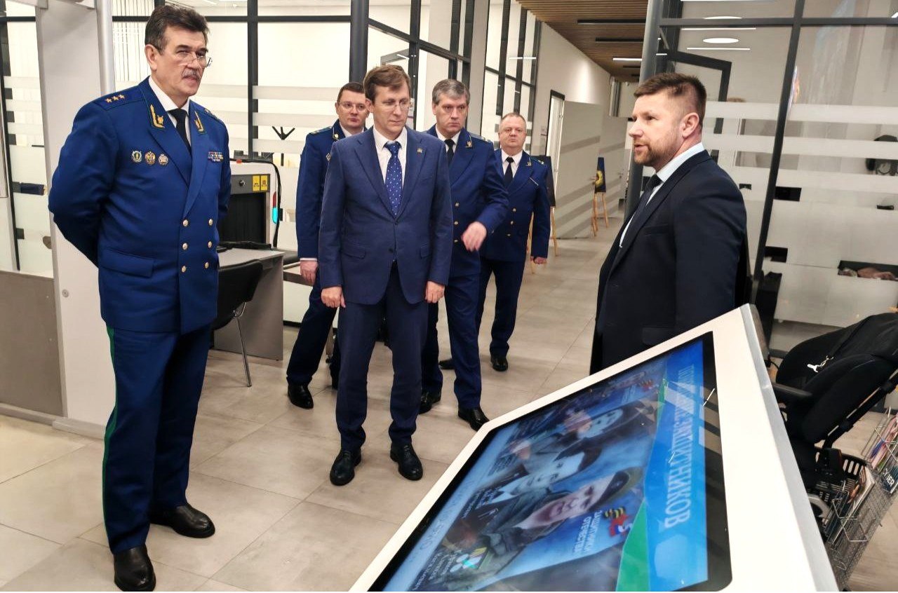 В филиале Фонда «Защитники Отечества» города Ханты-Мансийска представили специальный тренажёр и мастерские для реабилитации ветеранов СВО