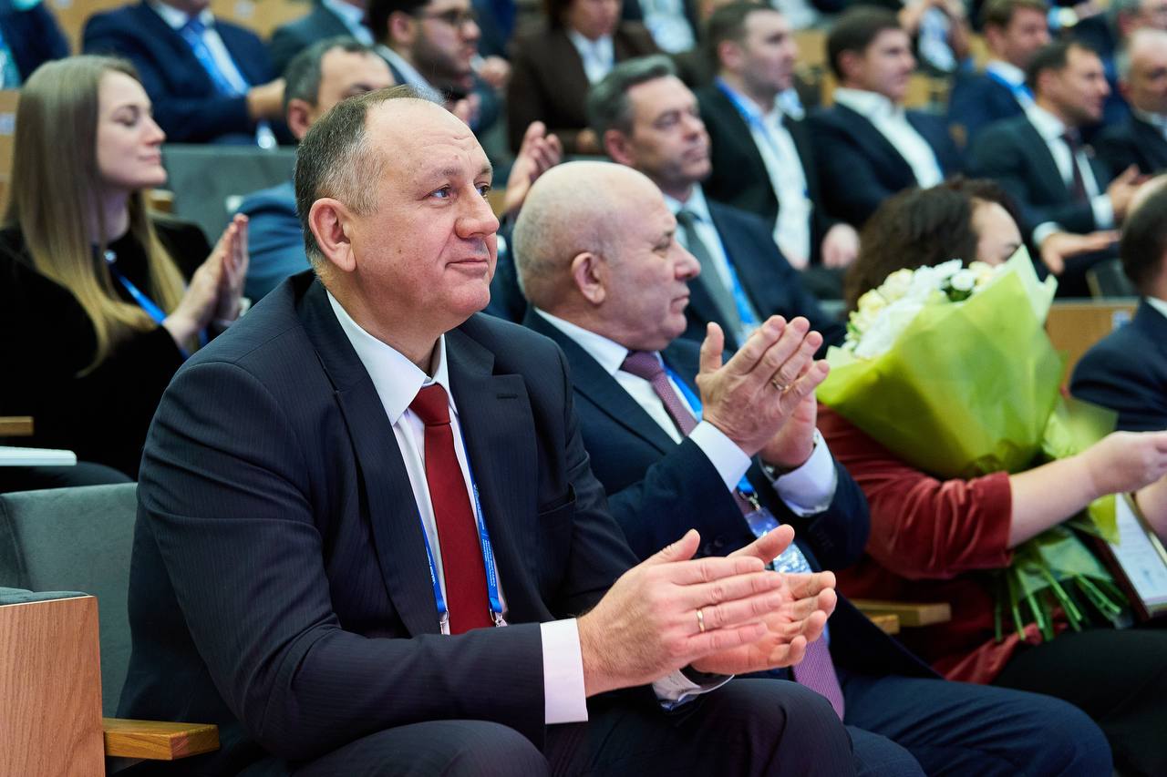 Руслан Кухарук переизбран на должность сопредседателя ВАРМСУ Руслан Кухарук переизбран на должность сопредседателя ВАРМСУ