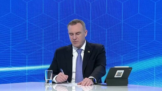 Губернатор поручил проработать вопрос оказания услуг социального такси в Сургуте