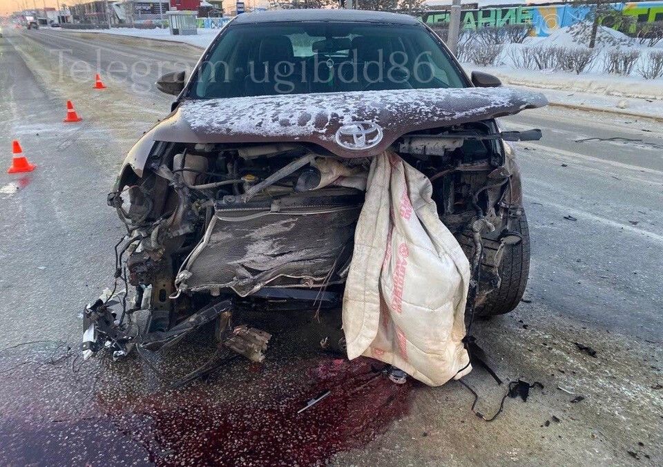 Двое детей пострадали при столкновении автомобилей в Сургуте Двое детей пострадали при столкновении автомобилей в Сургуте