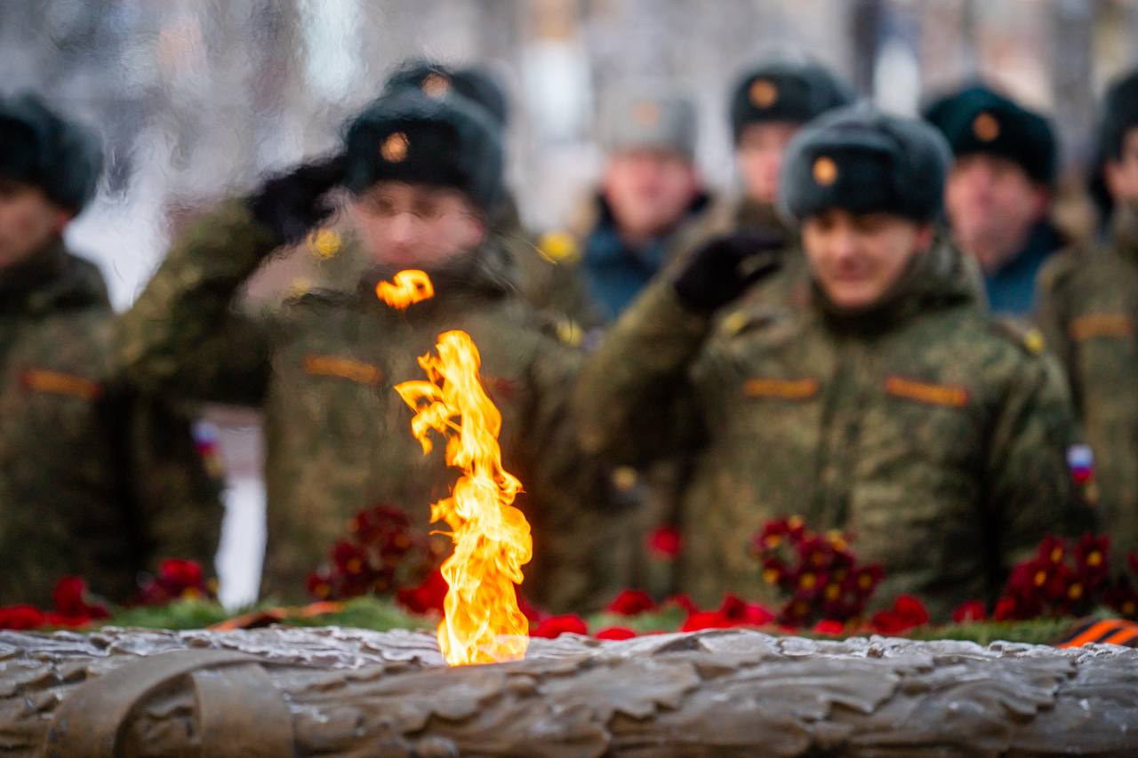 Югорчане почтили память Героев Отечества Югорчане почтили память Героев Отечества