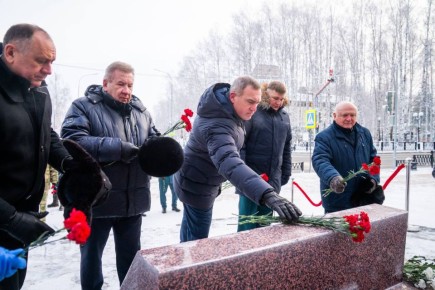 Югорчане почтили память Героев Отечества